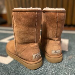 UGG Classic Short II